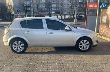 Хетчбек Opel Astra 2011 в 