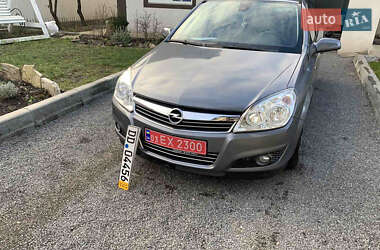 Хэтчбек Opel Astra 2007 в Бучаче