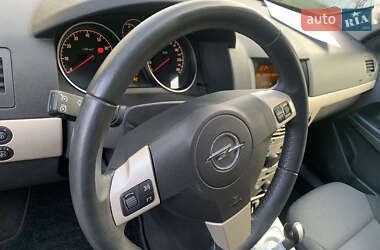 Хэтчбек Opel Astra 2007 в Бучаче