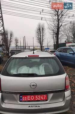 Универсал Opel Astra 2008 в Луцке