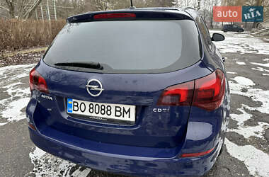 Универсал Opel Astra 2011 в Бучаче