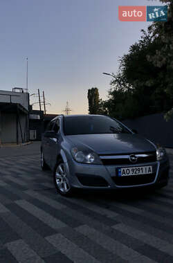 Универсал Opel Astra 2005 в 