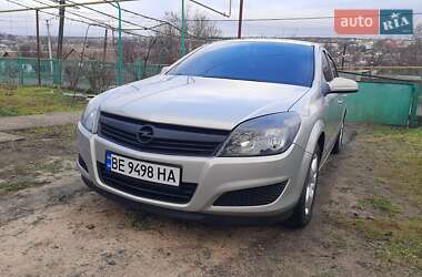 Хэтчбек Opel Astra 2008 в 
