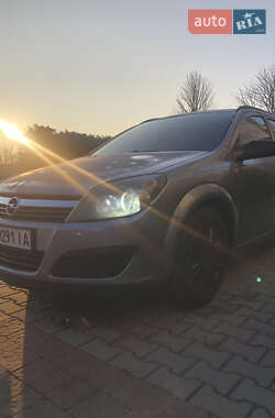Универсал Opel Astra 2005 в 