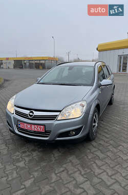 Універсал Opel Astra 2007 в Луцьку