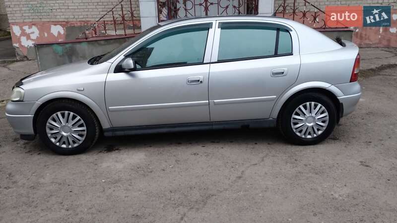 Хетчбек Opel Astra 2000 в Луцьку