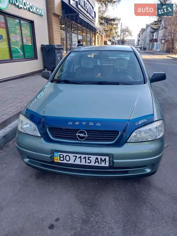 Седан Opel Astra 2008 в Тернополі