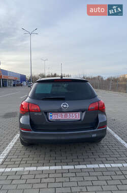 Универсал Opel Astra 2011 в 