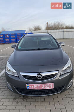 Универсал Opel Astra 2011 в 