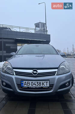 Універсал Opel Astra 2009 в Вінниці