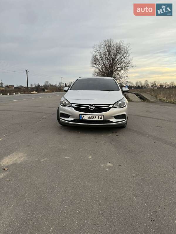 Универсал Opel Astra 2018 в Калуше