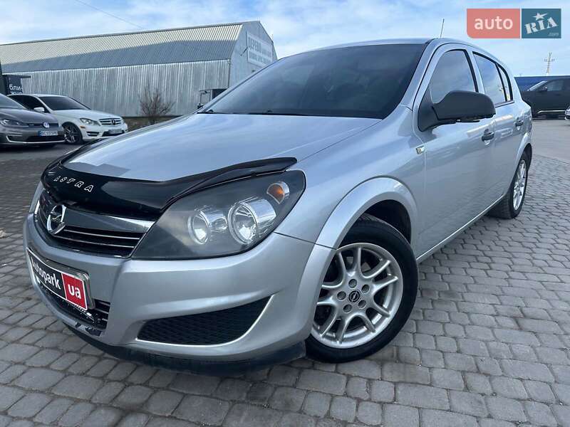 Хетчбек Opel Astra 2011 в Львові