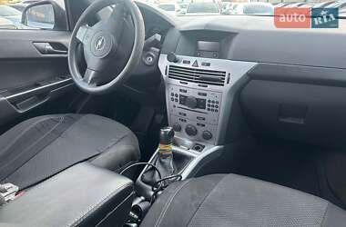 Хетчбек Opel Astra 2011 в Львові