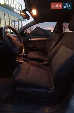 Универсал Opel Astra 2006 в 