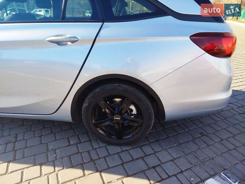 Универсал Opel Astra 2019 в Одессе