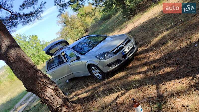 Універсал Opel Astra 2005 в Бершаді