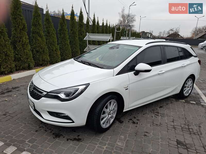 Универсал Opel Astra 2019 в Коростене