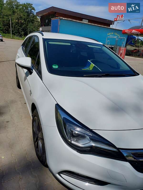 Универсал Opel Astra 2019 в Коростене