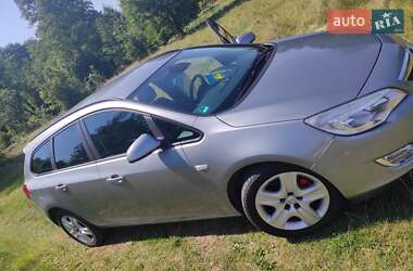 Універсал Opel Astra 2011 в Коростені