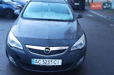 Універсал Opel Astra 2011 в Луцьку