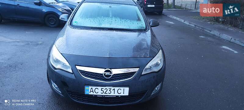 Универсал Opel Astra 2011 в 