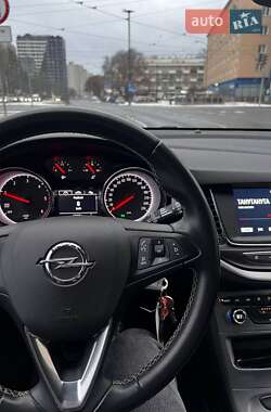 Универсал Opel Astra 2017 в 