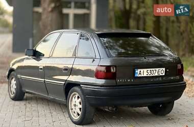 Хетчбек Opel Astra 1992 в Зарічному