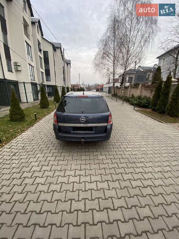 Универсал Opel Astra 2008 в Черновцах