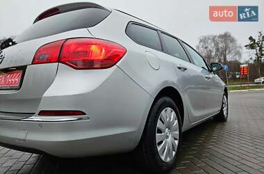 Универсал Opel Astra 2013 в Лубнах