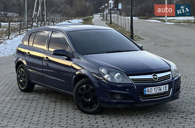 Хэтчбек Opel Astra 2008 в Сваляве