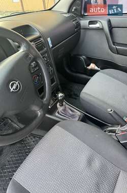 Седан Opel Astra 2003 в 