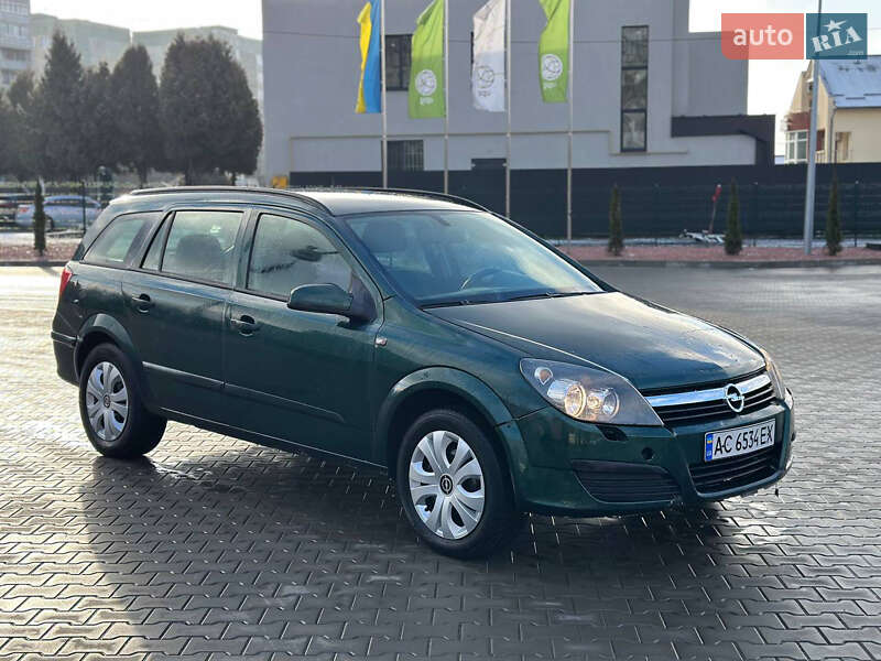 Універсал Opel Astra 2005 в Луцьку