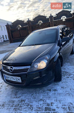 Універсал Opel Astra 2008 в Звягелі