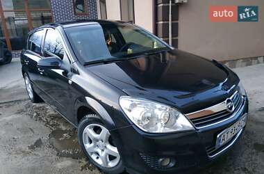Хэтчбек Opel Astra 2008 в 