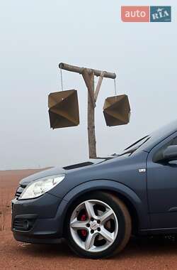 Универсал Opel Astra 2006 в 