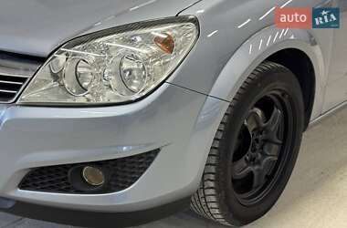 Хетчбек Opel Astra 2008 в Кам'янському