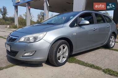 Універсал Opel Astra 2011 в Заліщиках