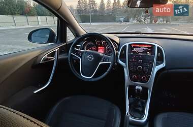 Універсал Opel Astra 2014 в Луцьку