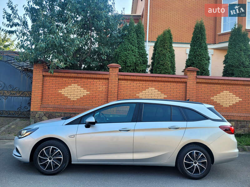 Универсал Opel Astra 2017 в Хмельницком