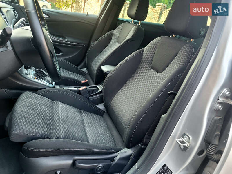 Универсал Opel Astra 2017 в Хмельницком