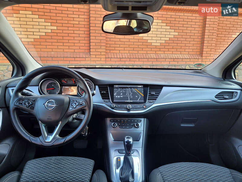 Универсал Opel Astra 2017 в Хмельницком