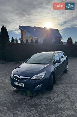 Універсал Opel Astra 2011 в Долині