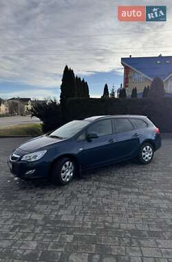 Універсал Opel Astra 2011 в Долині