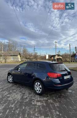 Універсал Opel Astra 2011 в Долині