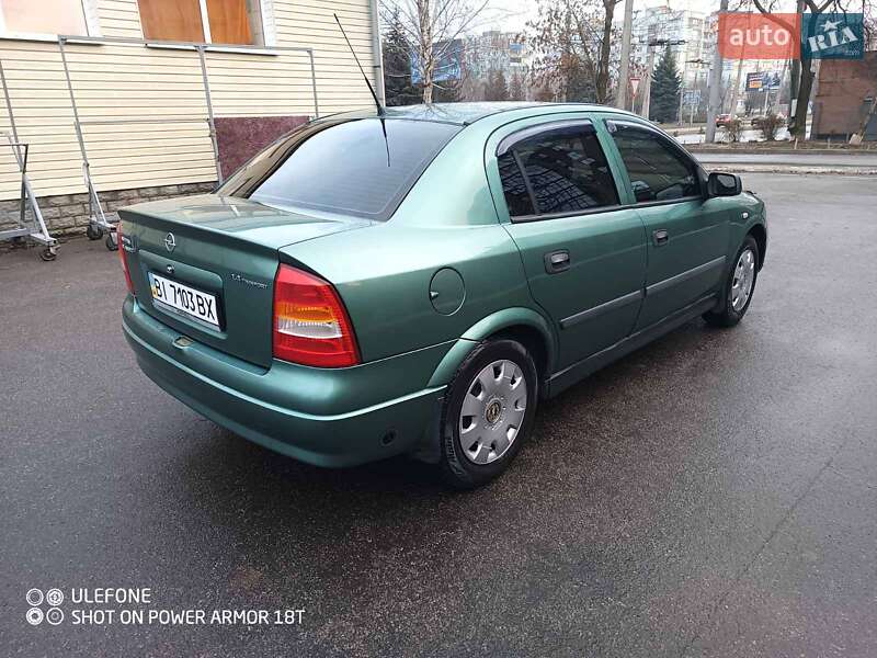 Седан Opel Astra 2008 в Полтаве