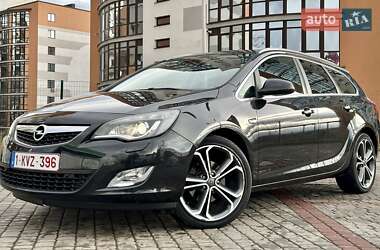 Універсал Opel Astra 2012 в Бурштині