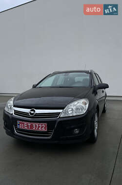 Універсал Opel Astra 2009 в Луцьку