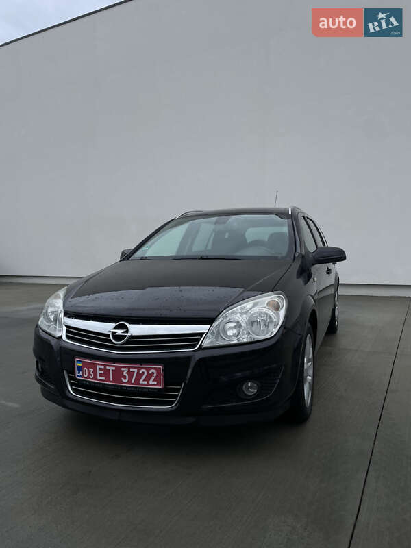 Универсал Opel Astra 2009 в Луцке