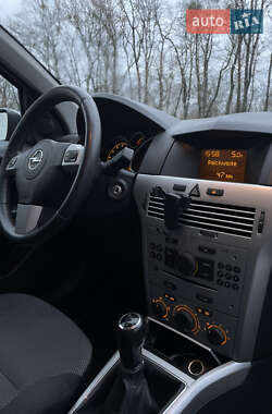 Универсал Opel Astra 2009 в Луцке