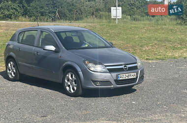 Хетчбек Opel Astra 2006 в Мукачевому